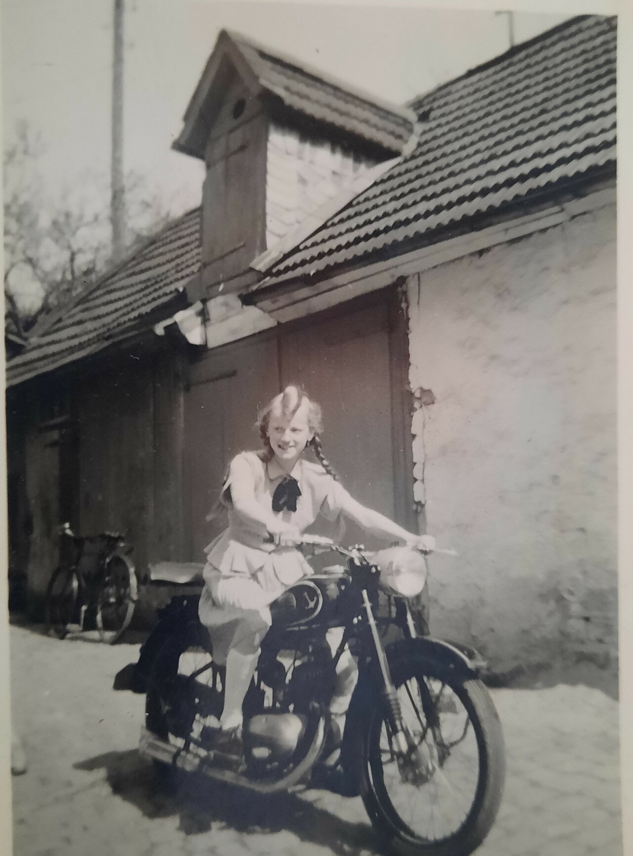 Scheune zum Haus Hagen, o.D. Fotograf unbekannt, Sammlung Martha Schiffahrt