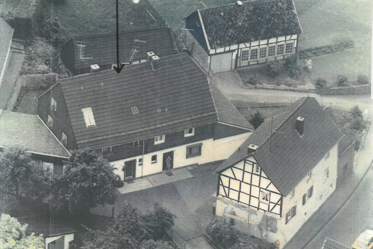 Luftaufnahme -mit Pfeil-, o.D., Sammlung Ingrid Kleine-Kalvelage