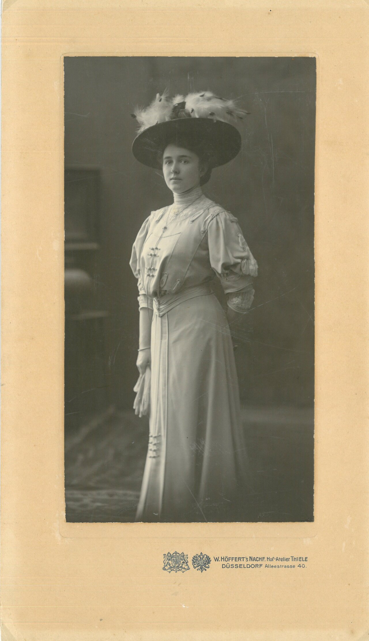 Carola Lob, o.D. Fotograf: W. Höfferts'Nachf. Hof-Atelier Thiele