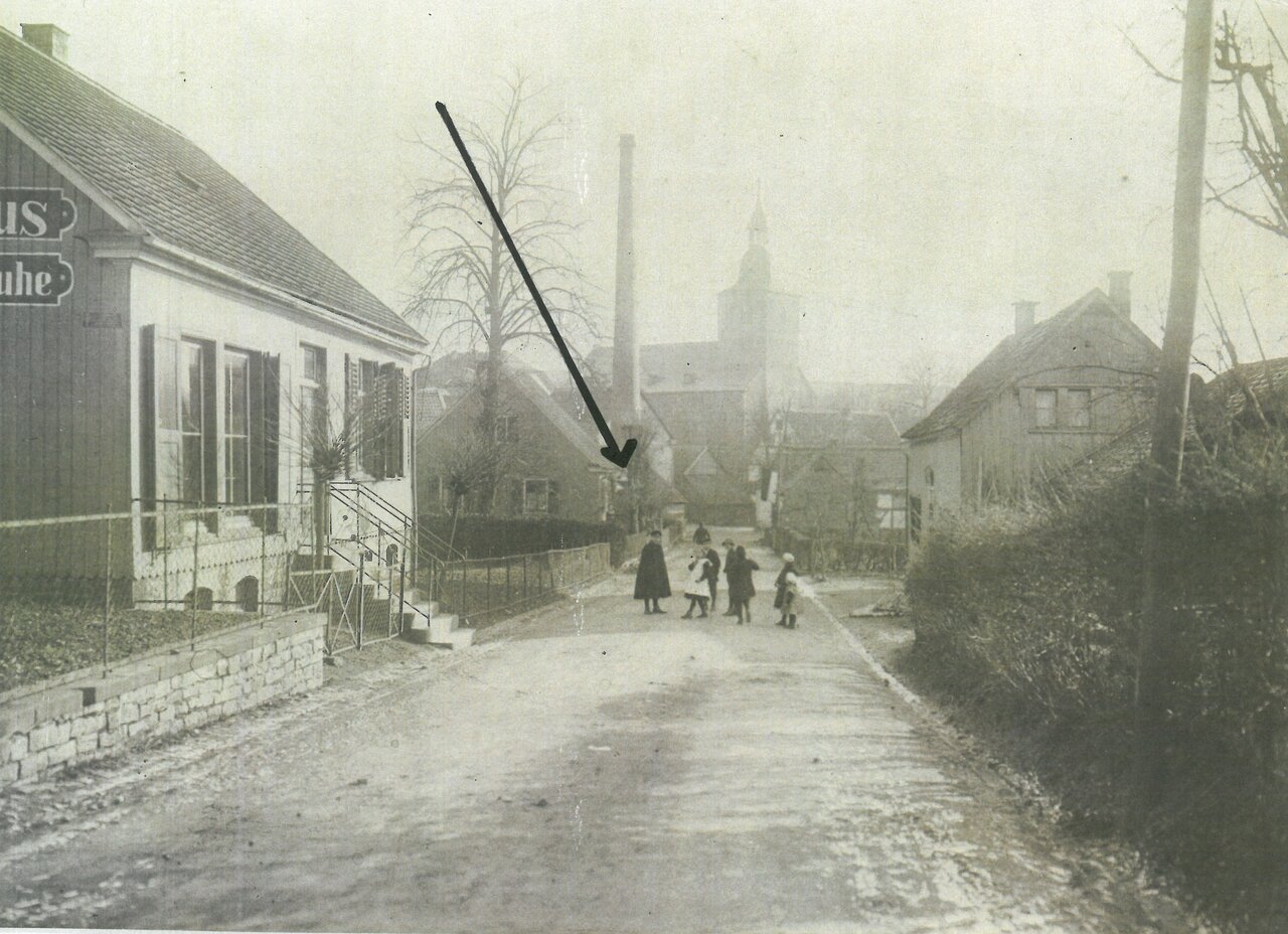 Fotobestand Großformat Nr. 89 -mit Pfeil-, um 1900, Fotograf unbekannt