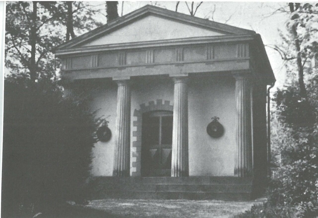 Mausoleum, 1972, Fotograf unbekannt aus GAL Sammlung Ursula Homberg Nr. 126