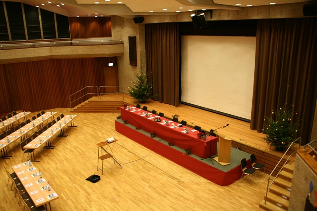 Kulturzentrum – Blick auf die Bühne