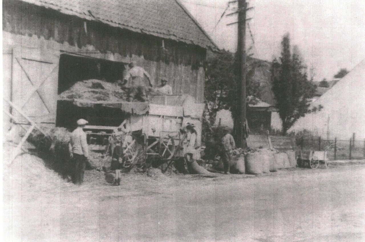 Scheune mit Dreschplatz, o.D., Sammlung ?